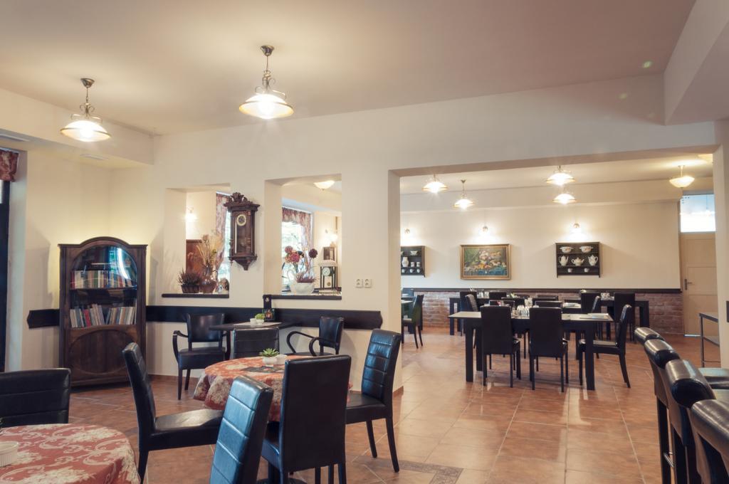 斯卡尔卡奇酒店 Nový Jičín 外观 照片